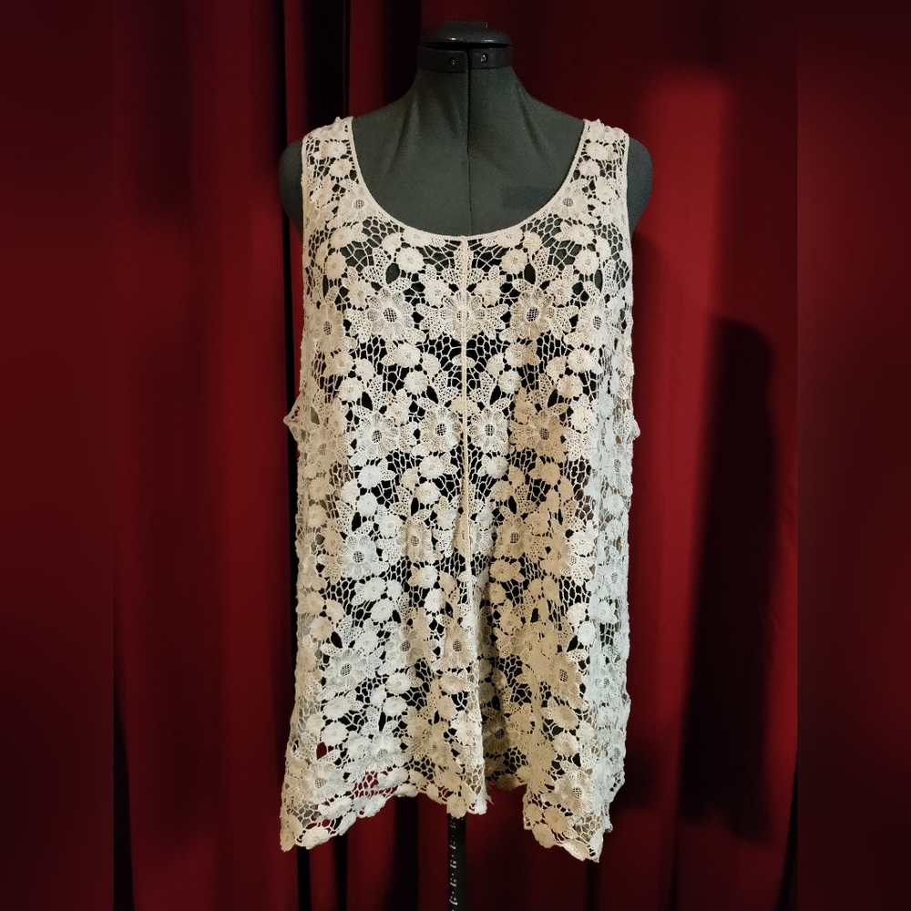Bobeau floral lace sleeveless tunic